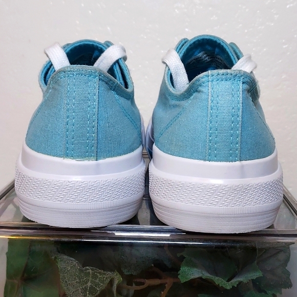 Girls Platform Canvas Sneaker - Picture 6 of 11